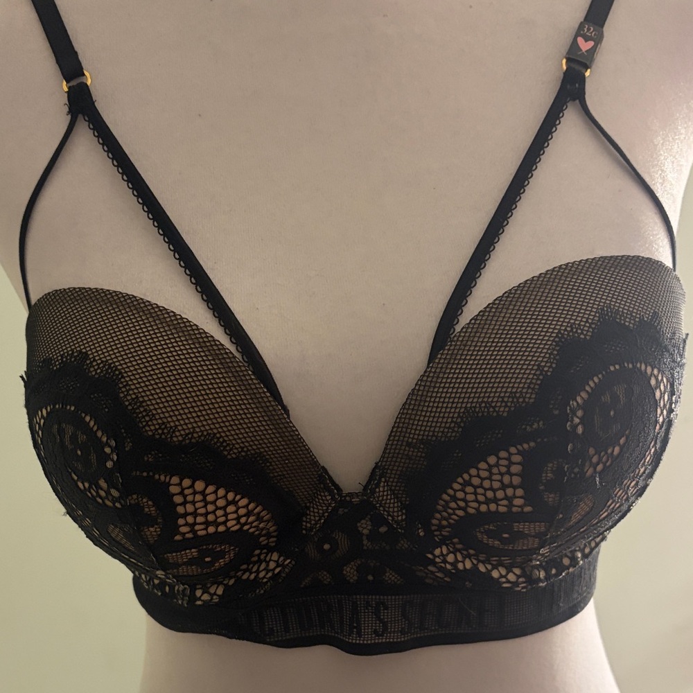 Victoria’s Secret Very Sexy Push-up Convertible Strap Bra